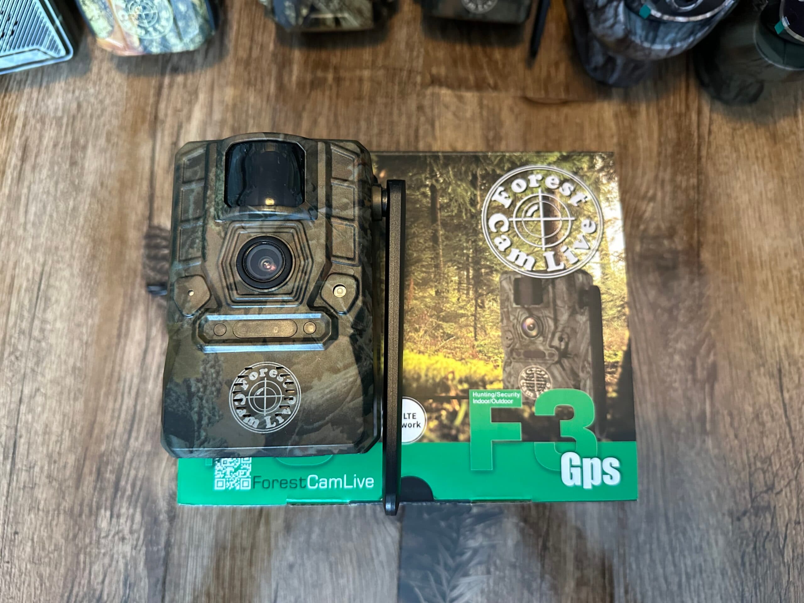Camera monitorizare ForestCamLive F3GPS cu panou solar — 3